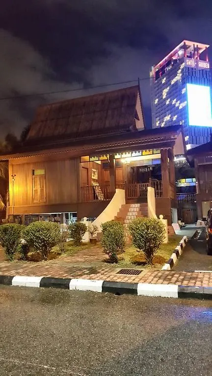 Дом отдыха Traders Villa - Villa Warisan Melaka